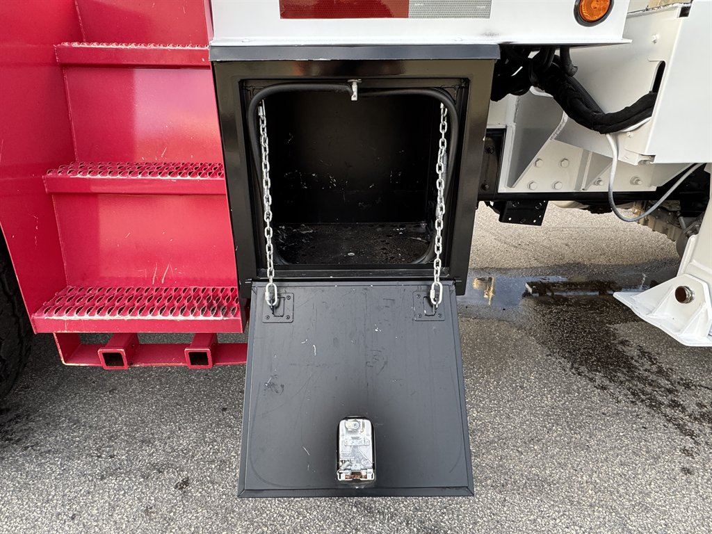 2018 Freightliner 114sd - $198,995