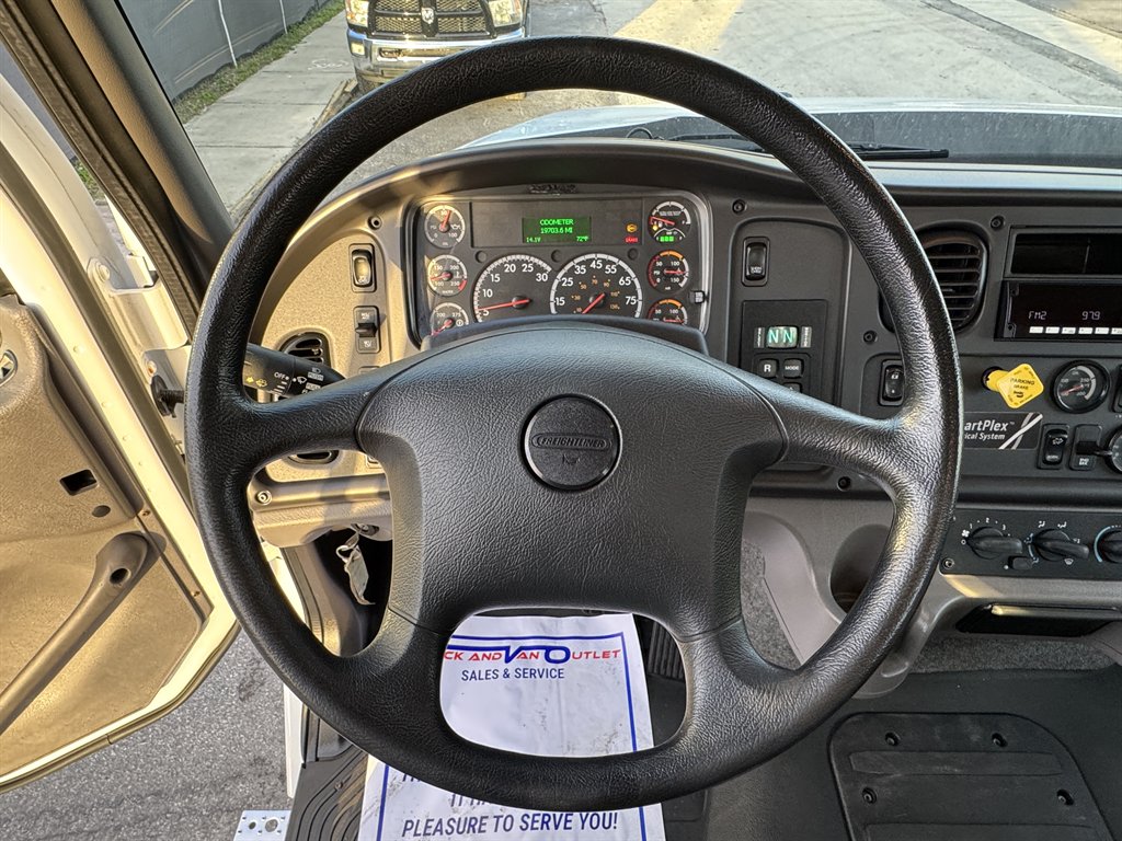 2018 Freightliner 114sd - $198,995