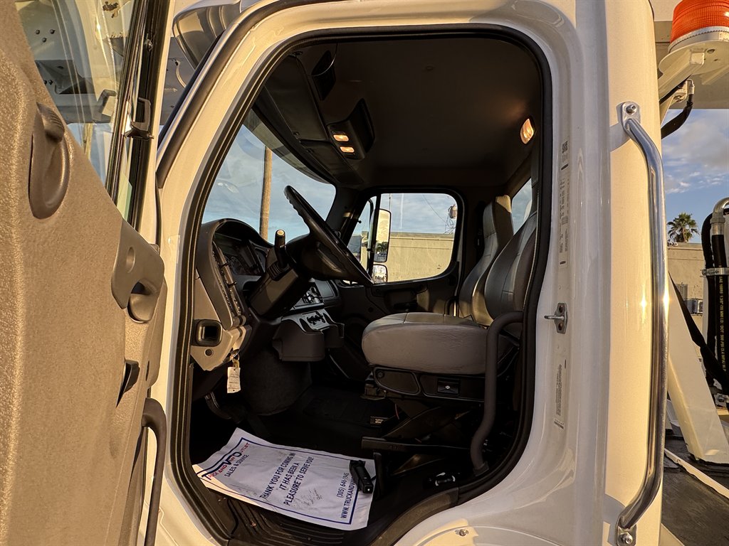 2018 Freightliner 114sd - $198,995