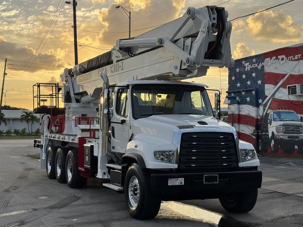 2018 Freightliner 114sd - $198,995