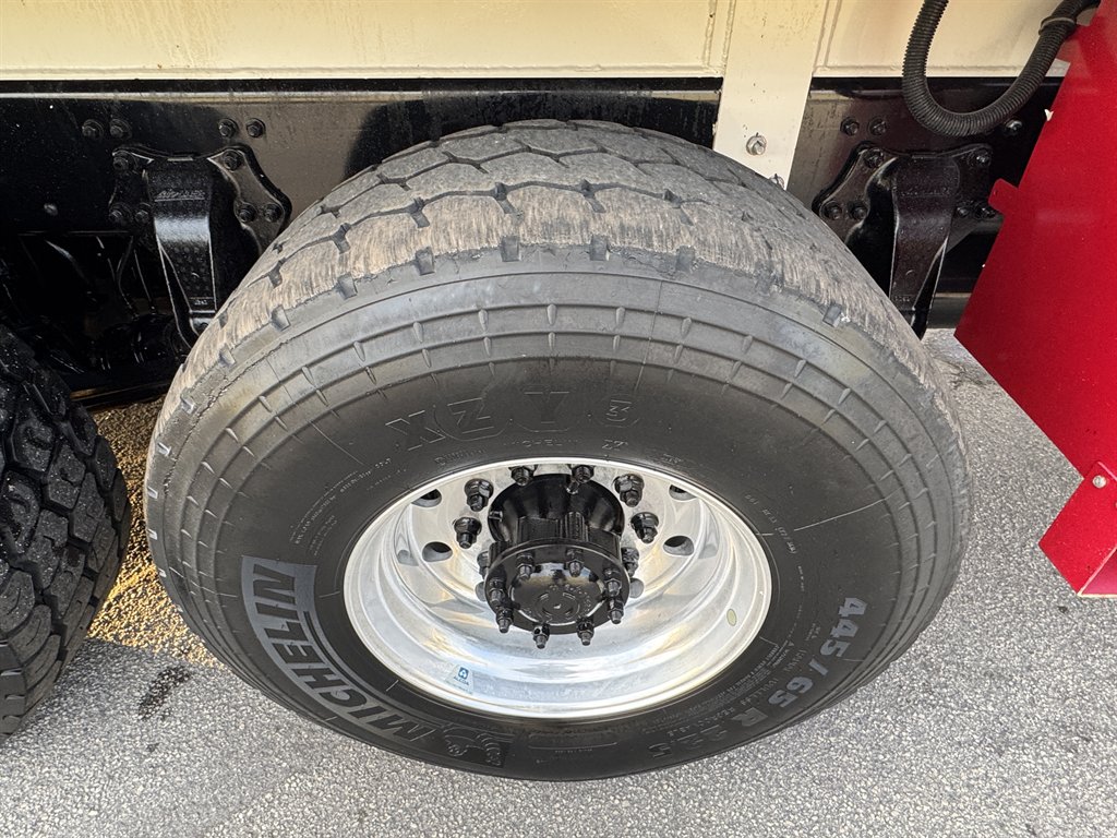 2018 Freightliner 114sd - $198,995