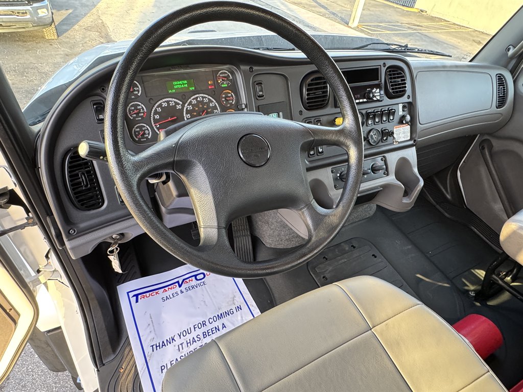 2018 Freightliner 114sd - $198,995