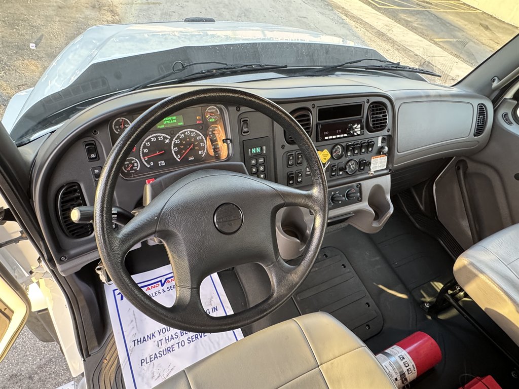 2018 Freightliner 114sd - $198,995