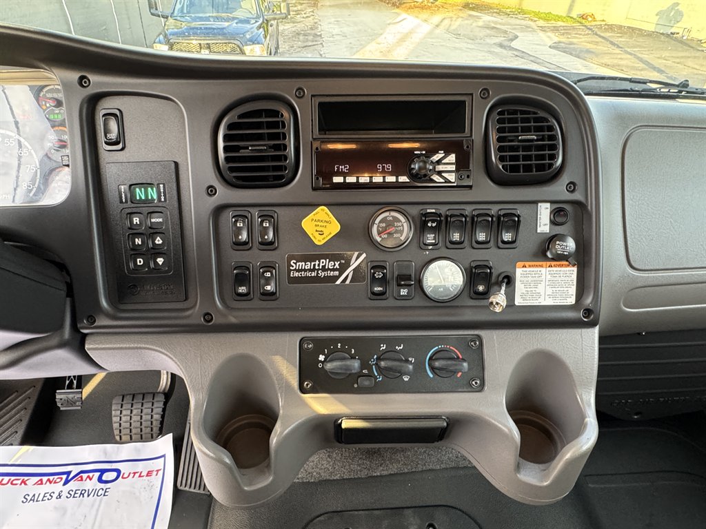 2018 Freightliner 114sd - $198,995