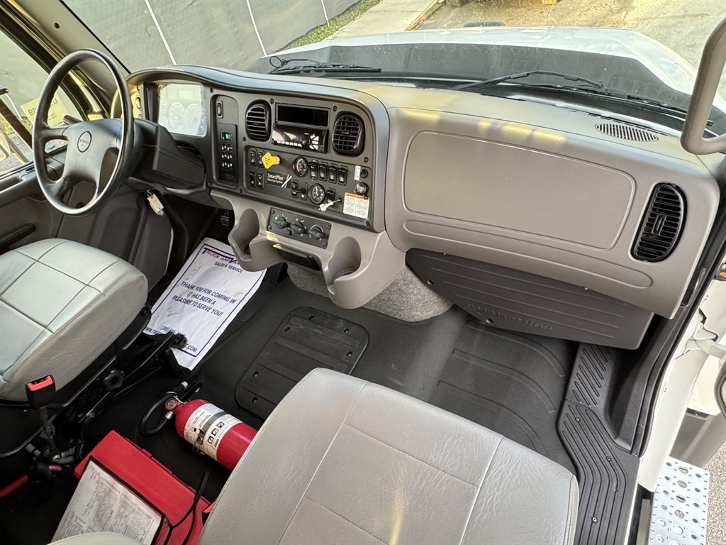 2018 Freightliner 114sd - $198,995