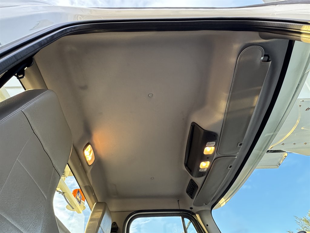 2018 Freightliner 114sd - $198,995
