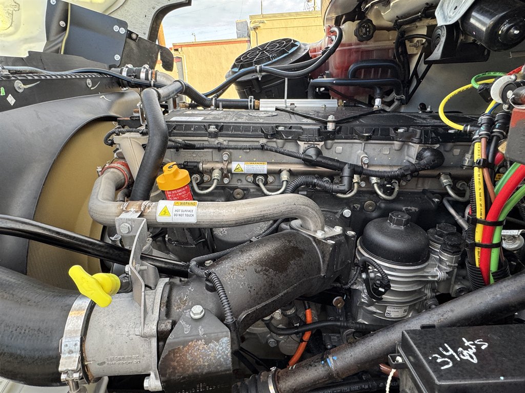 2018 Freightliner 114sd - $198,995