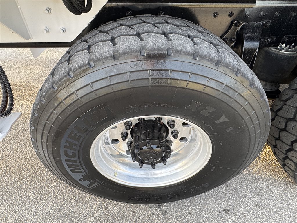 2018 Freightliner 114sd - $198,995