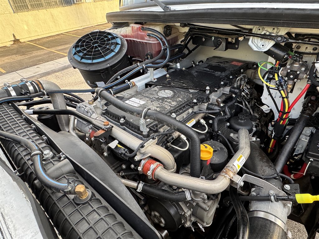 2018 Freightliner 114sd - $198,995