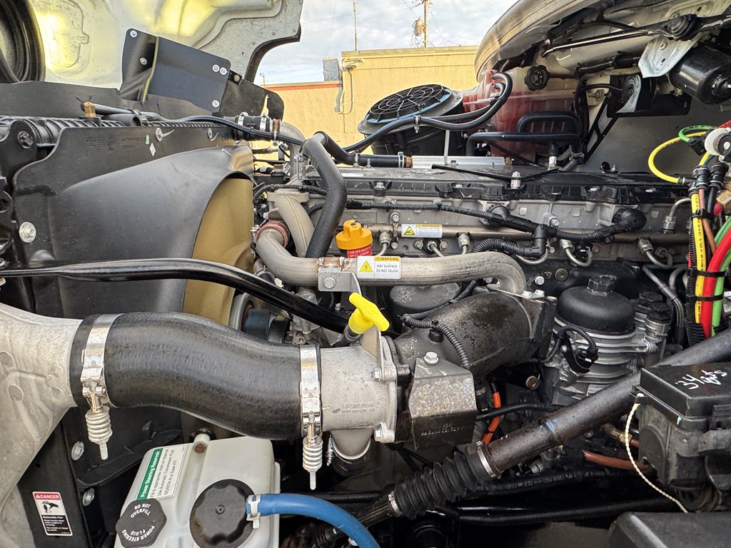2018 Freightliner 114sd - $198,995