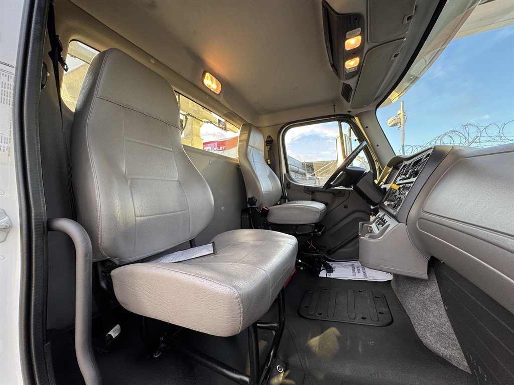 2018 Freightliner 114sd - $198,995