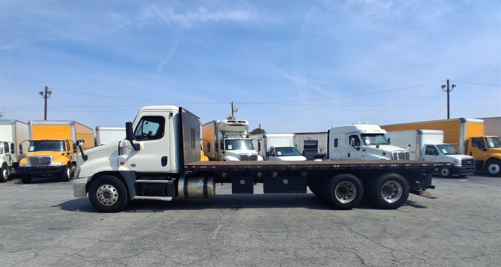 2018 Freightliner Cascadia - $55,995