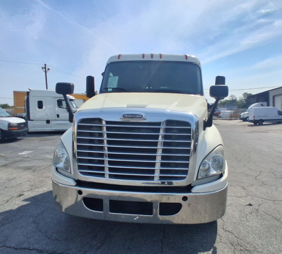 2018 Freightliner Cascadia - $55,995