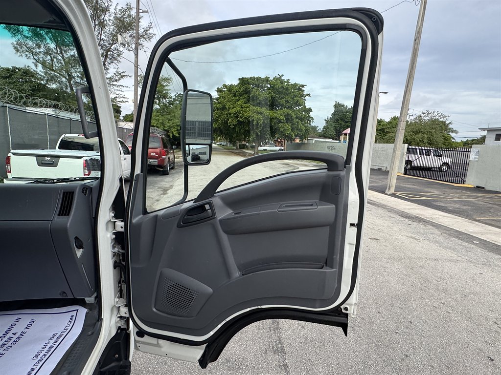 2019 Isuzu Npr-xd - $43,995