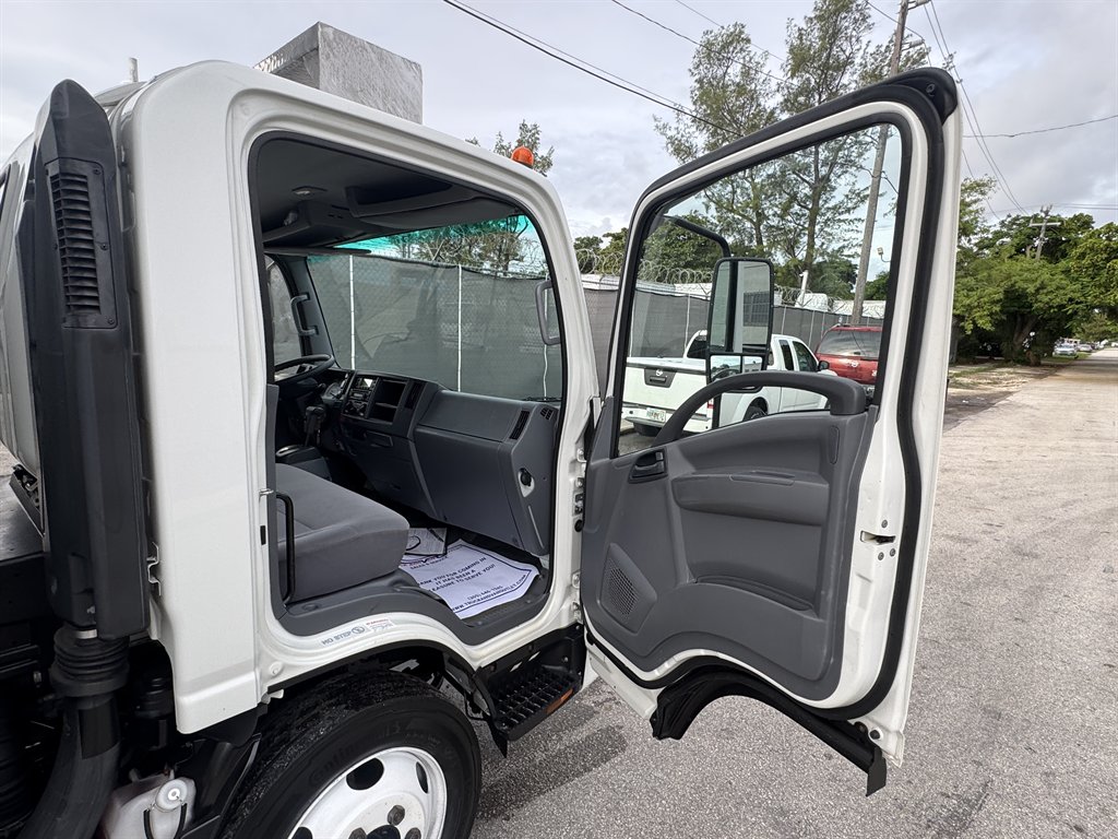 2019 Isuzu Npr-xd - $43,995