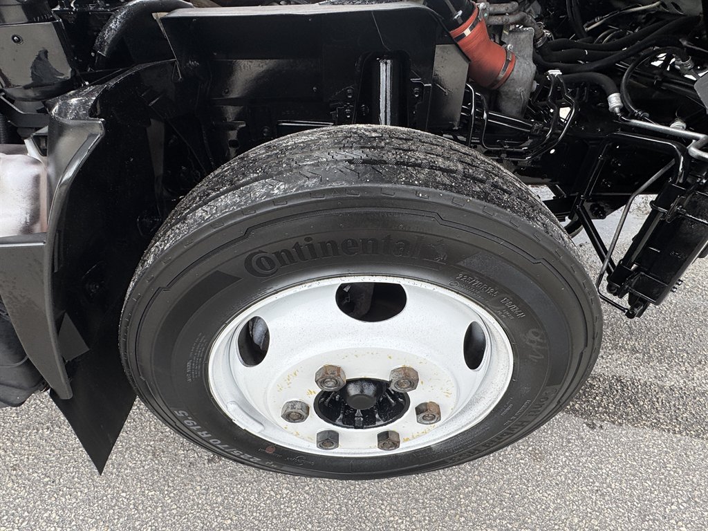 2019 Isuzu Npr-xd - $43,995