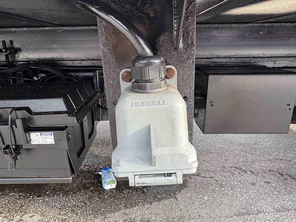 2019 Isuzu Npr-xd - $43,995