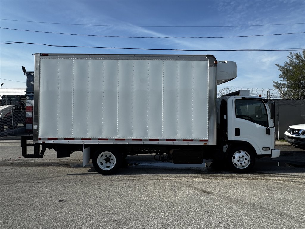 2017 Isuzu Npr-xd - $37,995