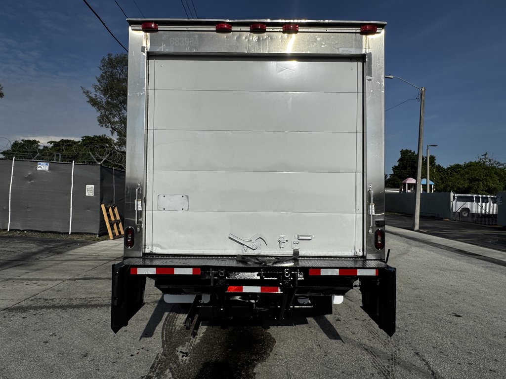 2017 Isuzu Npr-xd - $37,995