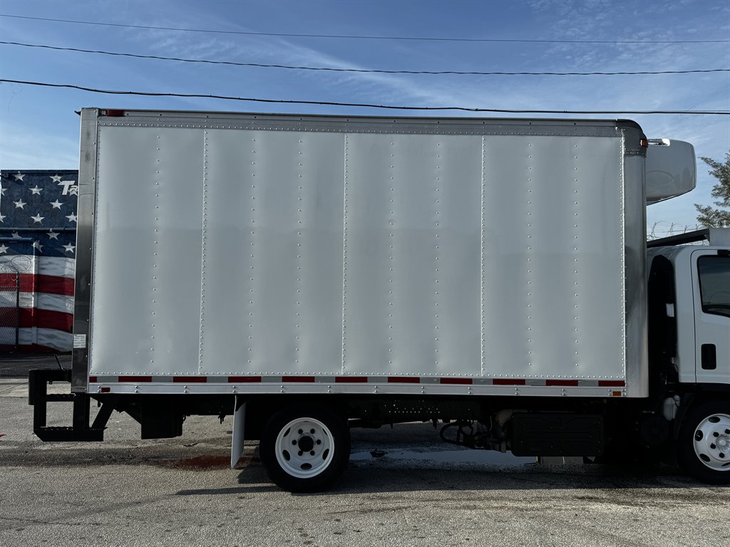 2017 Isuzu Npr-xd - $37,995