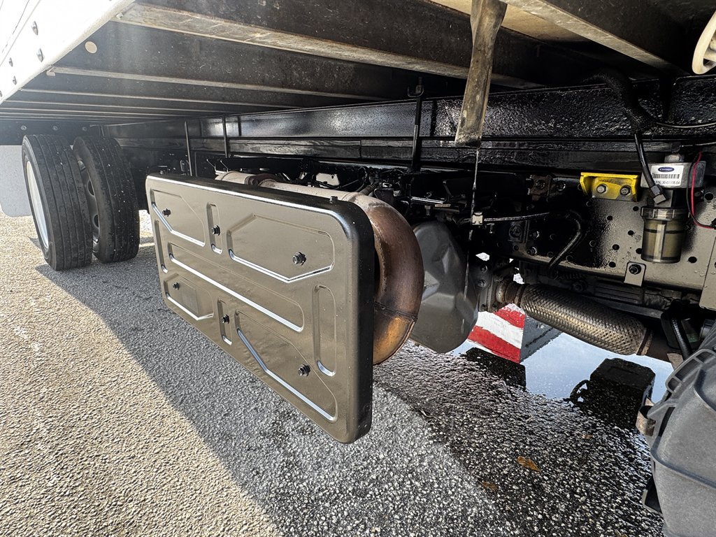 2017 Isuzu Npr-xd - $37,995