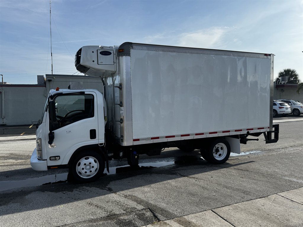 2017 Isuzu Npr-xd - $37,995