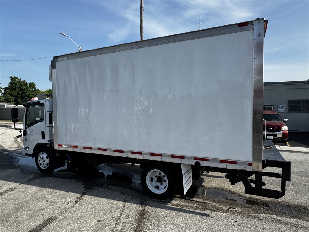 2017 Isuzu Npr-xd - $37,995