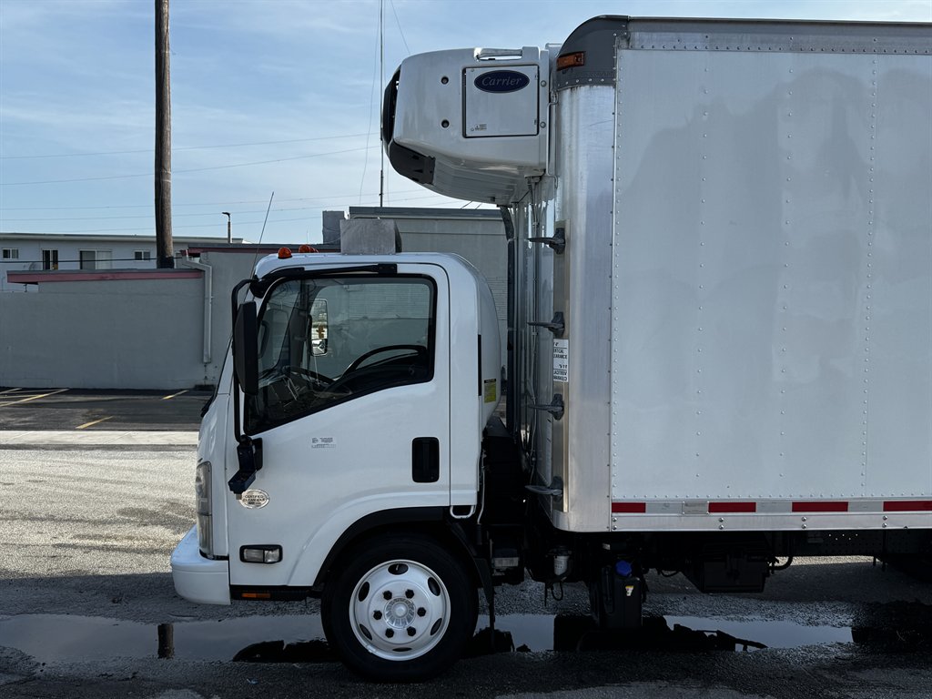2017 Isuzu Npr-xd - $37,995