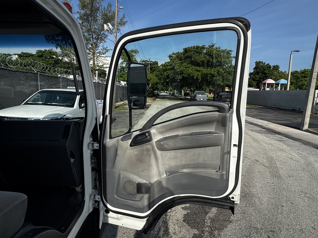 2017 Isuzu Npr-xd - $37,995