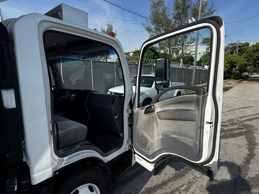 2017 Isuzu Npr-xd - $37,995