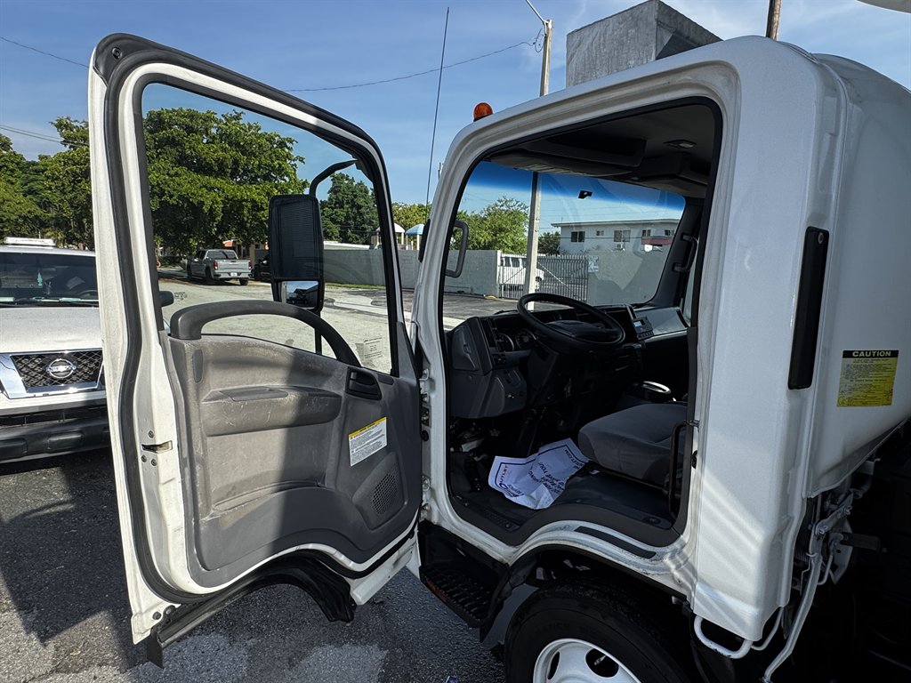 2017 Isuzu Npr-xd - $37,995