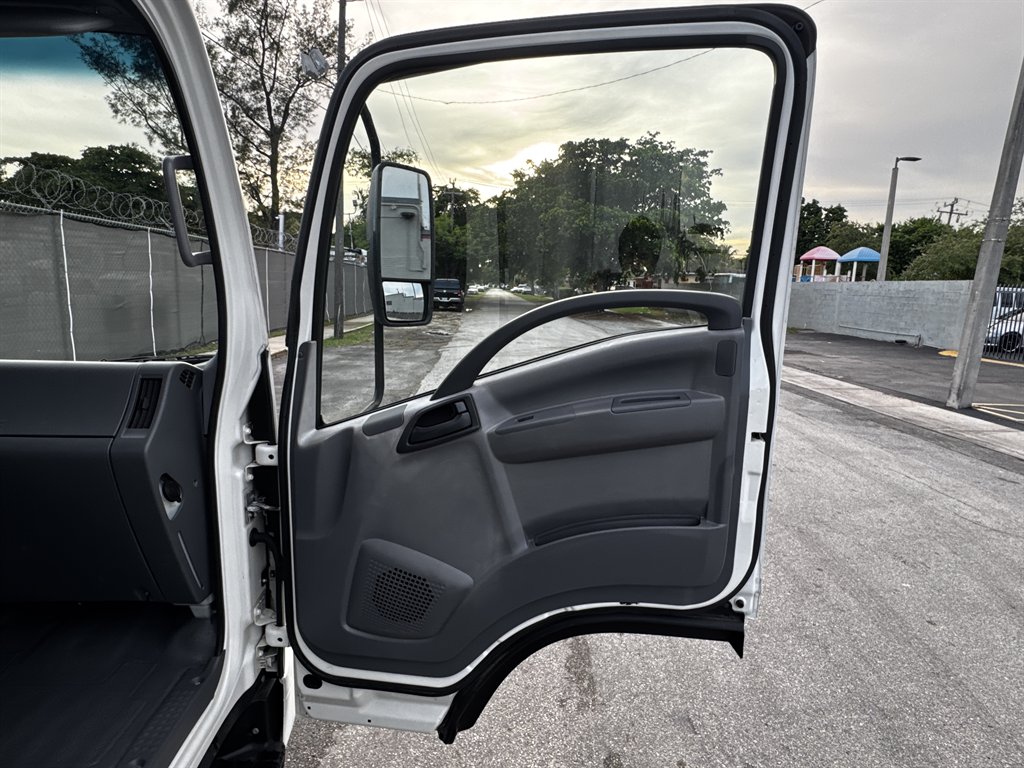 2017 Isuzu Npr-xd - $38,995