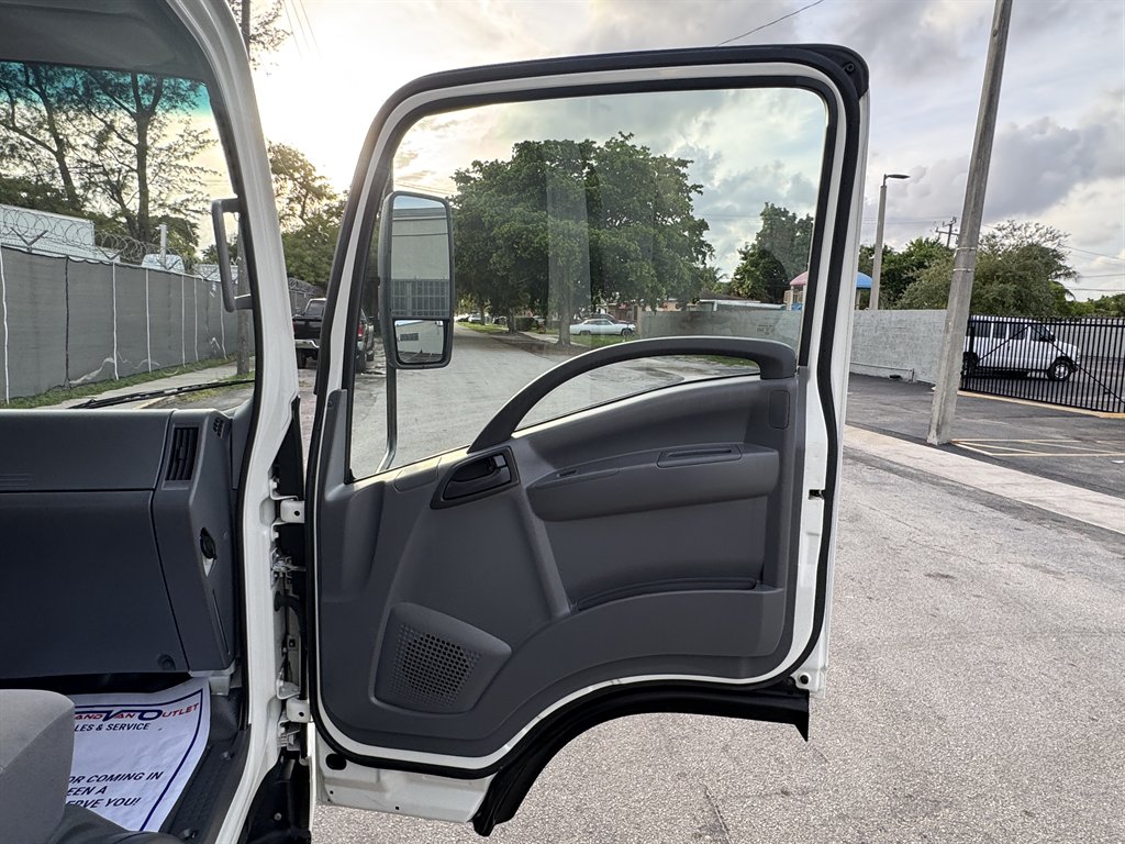 2018 Isuzu Npr-xd - $34,995