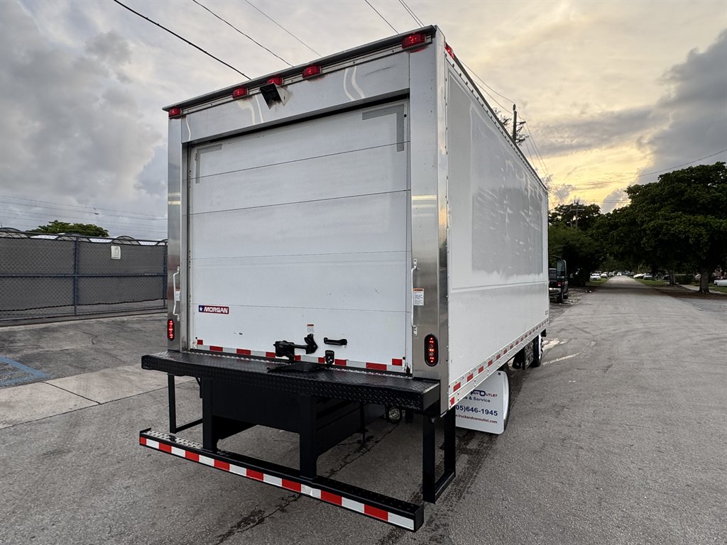 2020 Chevrolet 4500xd - $32,995