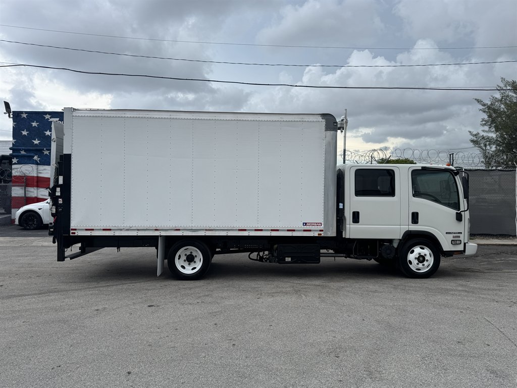 2021 Isuzu Npr-xd - $41,995