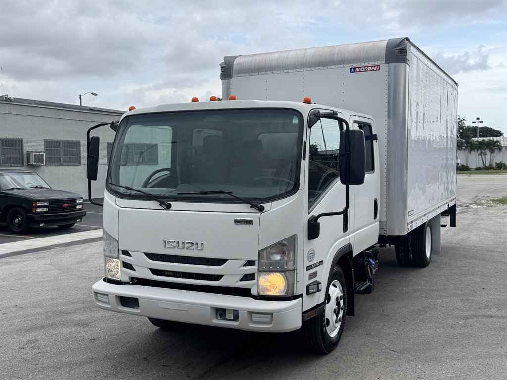 2021 Isuzu Npr-xd - $41,995