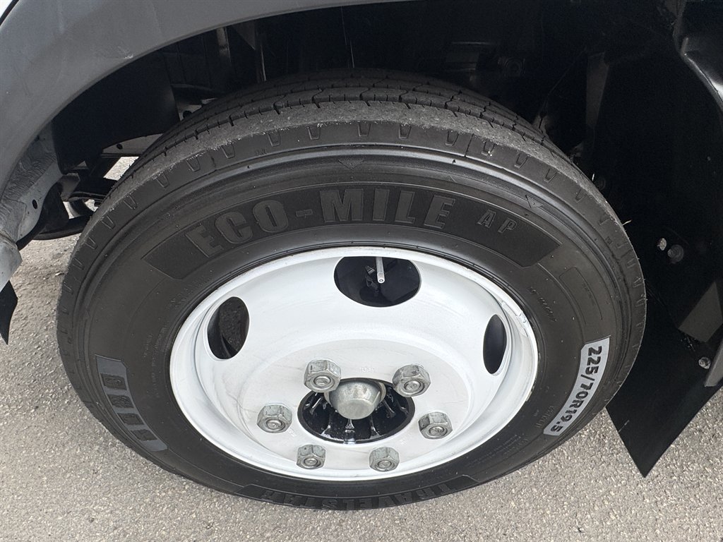 2021 Isuzu Npr-xd - $41,995