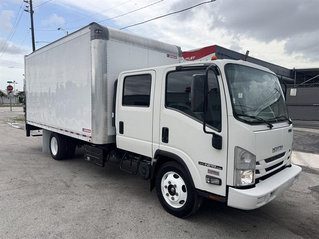 2021 Isuzu Npr-xd - $41,995