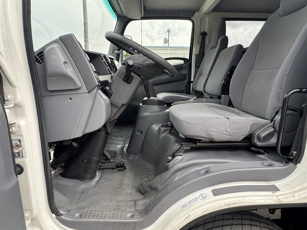 2021 Isuzu Npr-xd - $41,995