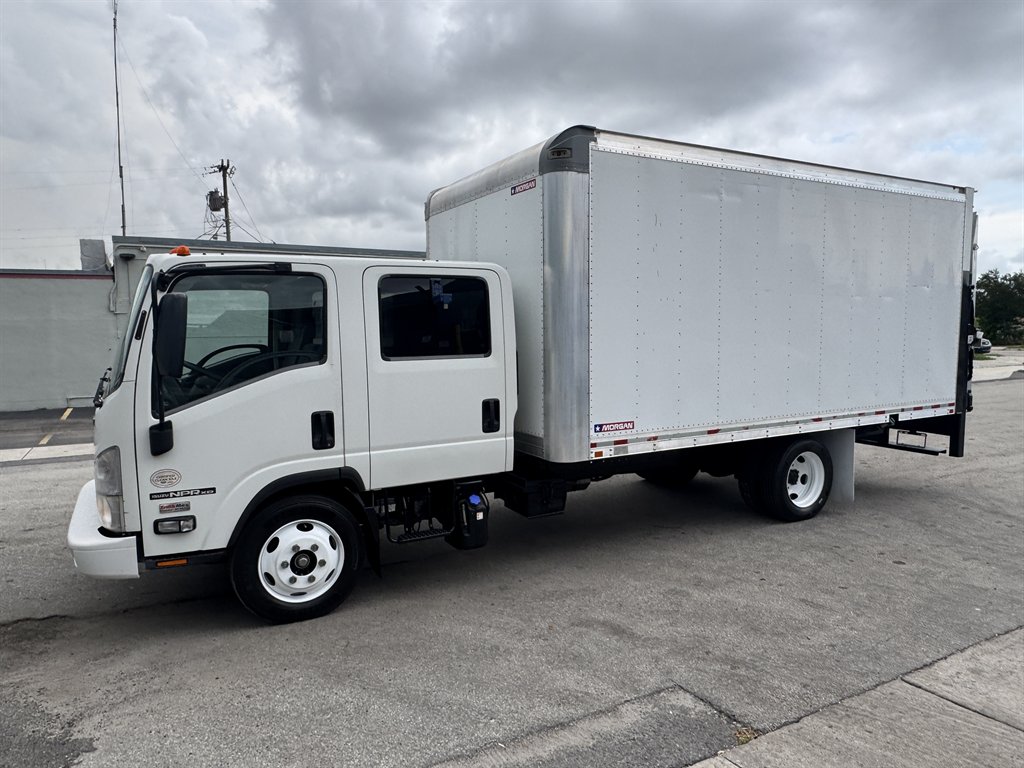 2021 Isuzu Npr-xd - $41,995