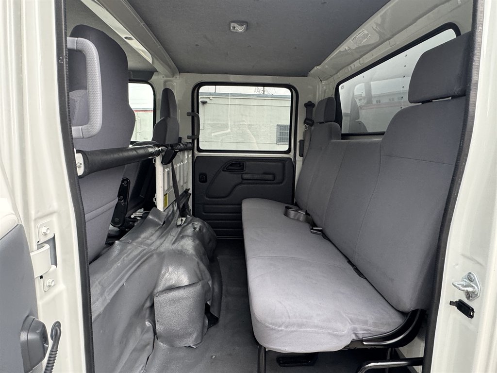 2021 Isuzu Npr-xd - $41,995