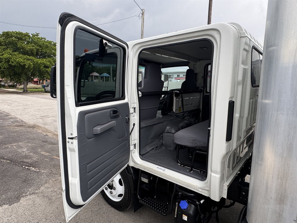 2021 Isuzu Npr-xd - $41,995