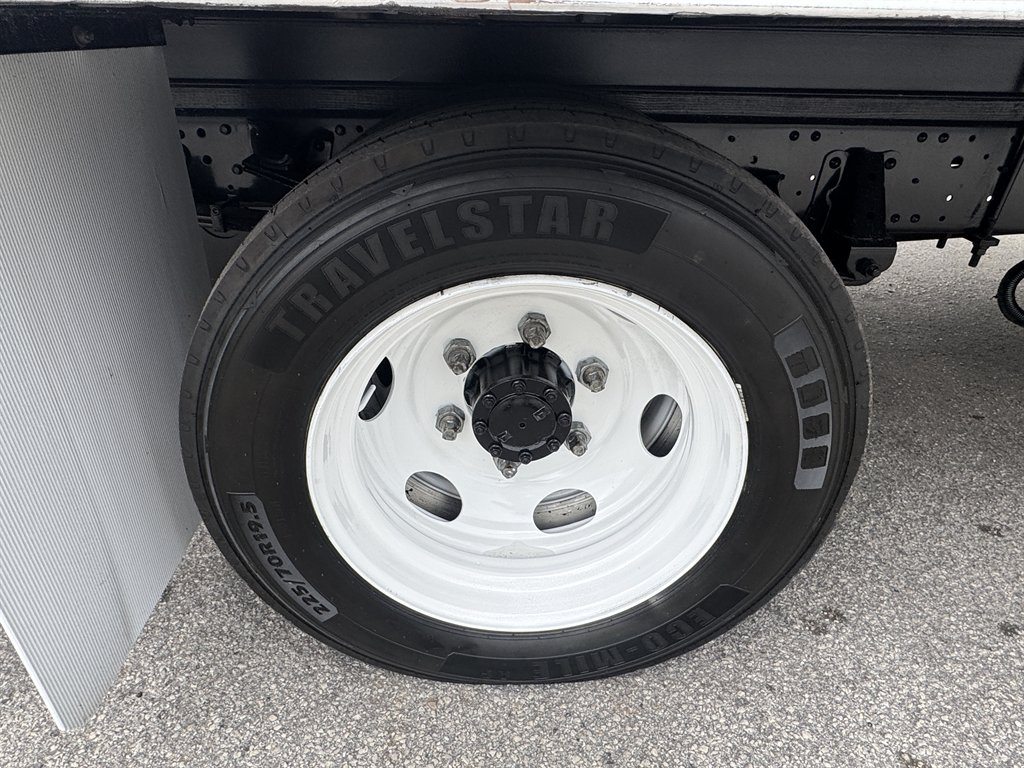 2021 Isuzu Npr-xd - $41,995