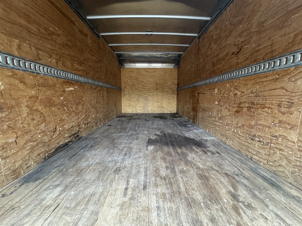 2021 Isuzu Npr-xd - $41,995