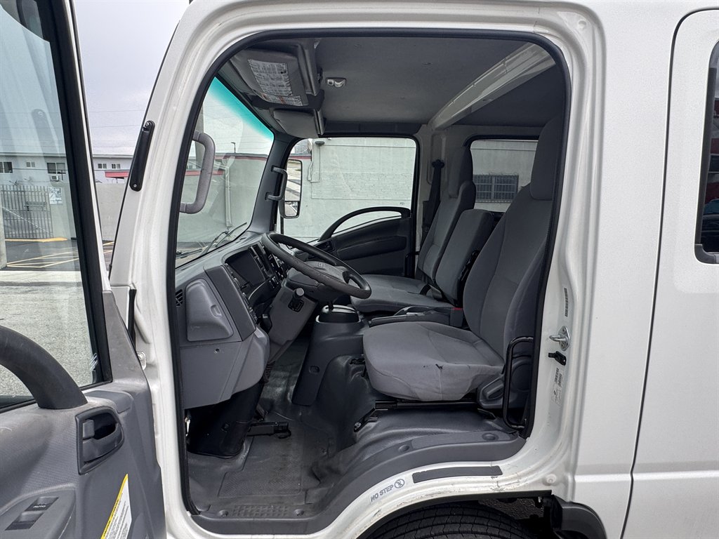 2021 Isuzu Npr-xd - $41,995