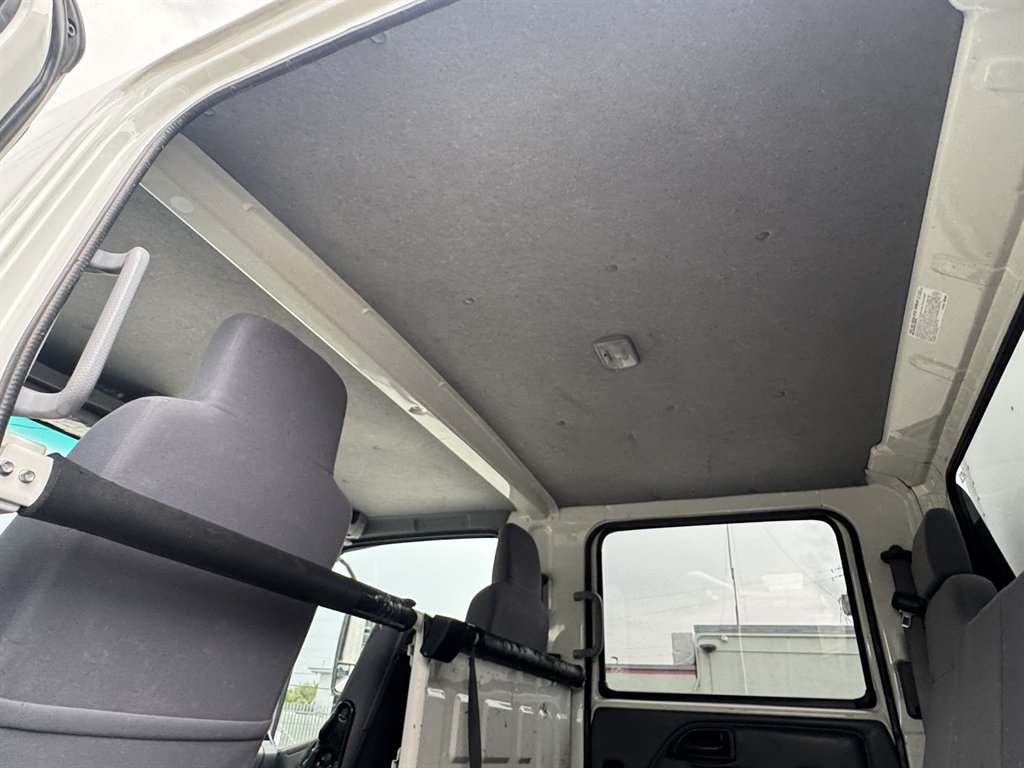 2021 Isuzu Npr-xd - $41,995