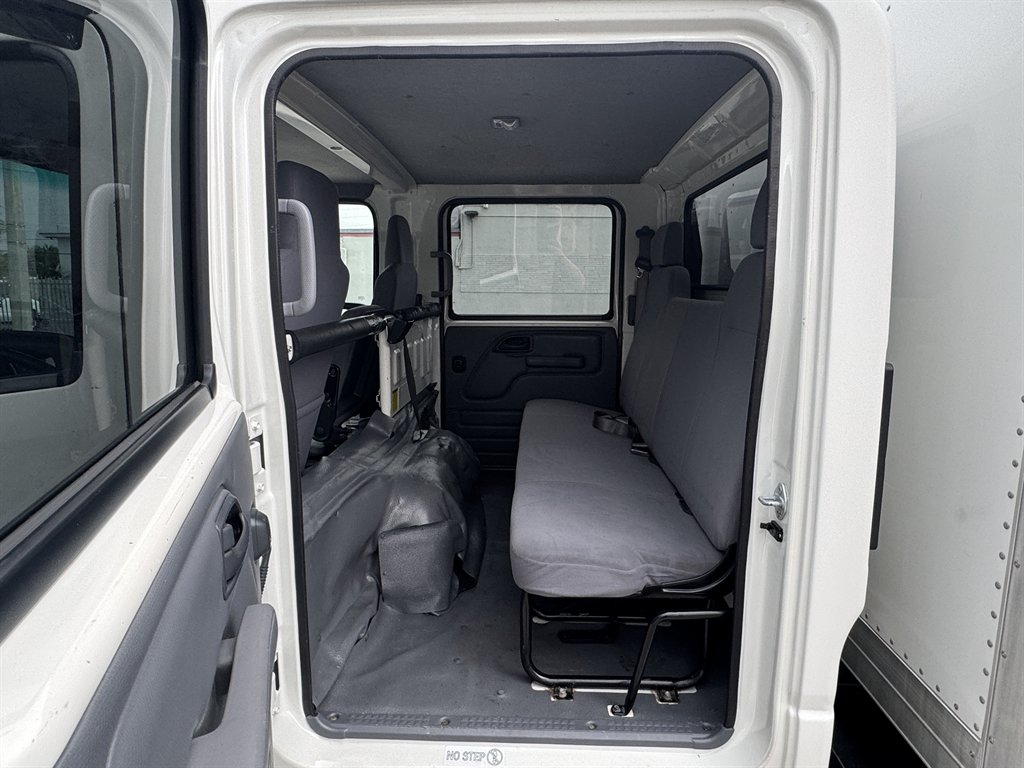 2021 Isuzu Npr-xd - $41,995