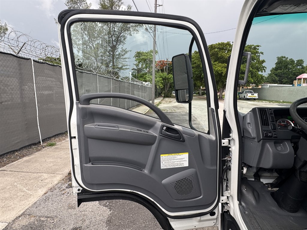 2021 Isuzu Npr-xd - $41,995