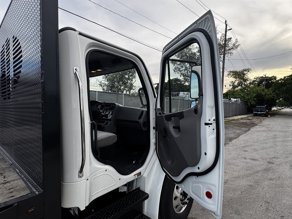 2020 Freightliner M2 - $29,995