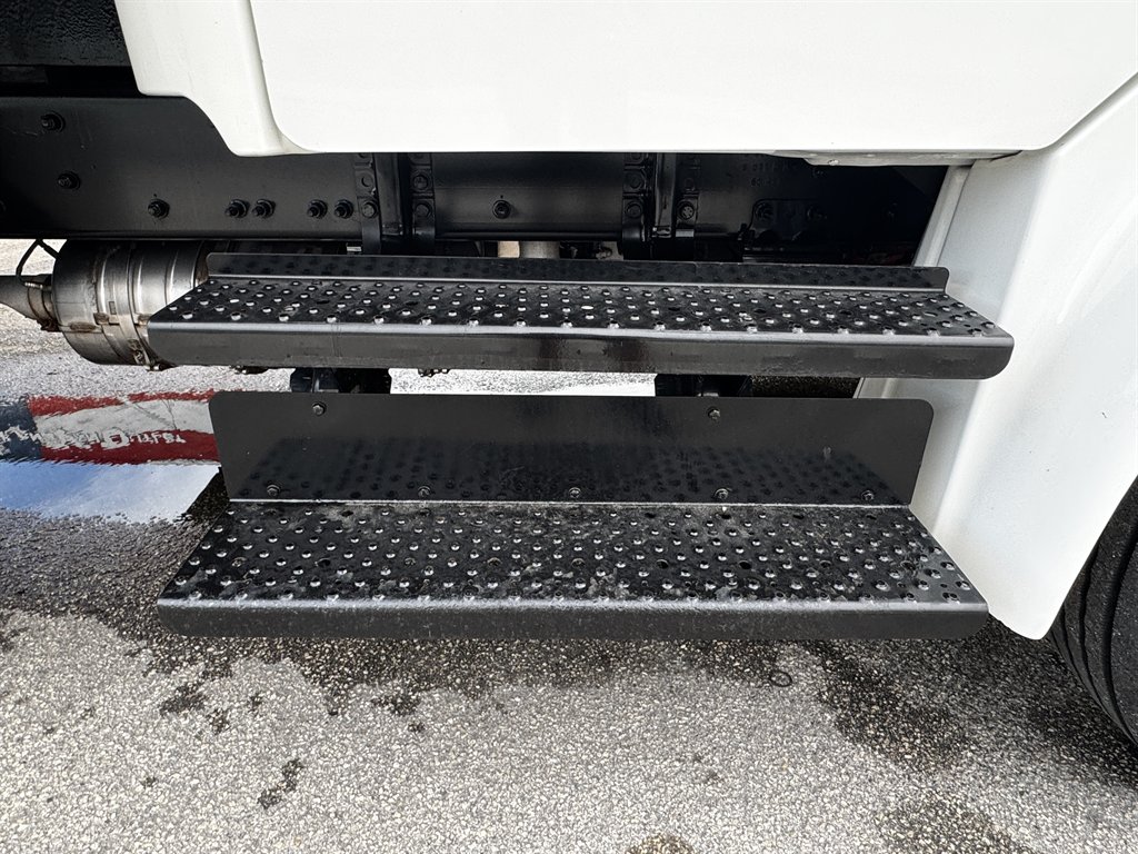 2020 Freightliner M2 - $29,995